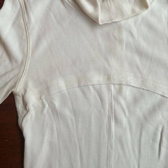 White Aritzia Turtleneck - Picture 3 of 4